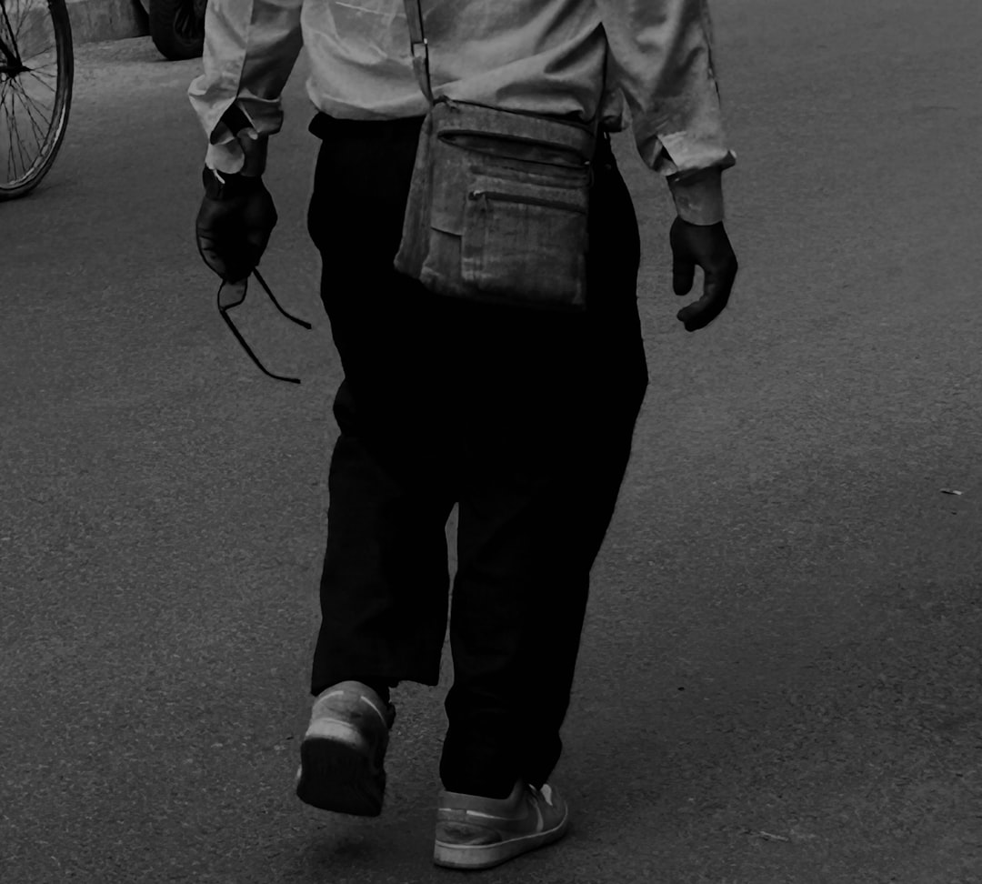 Urban street style minimalist outfit